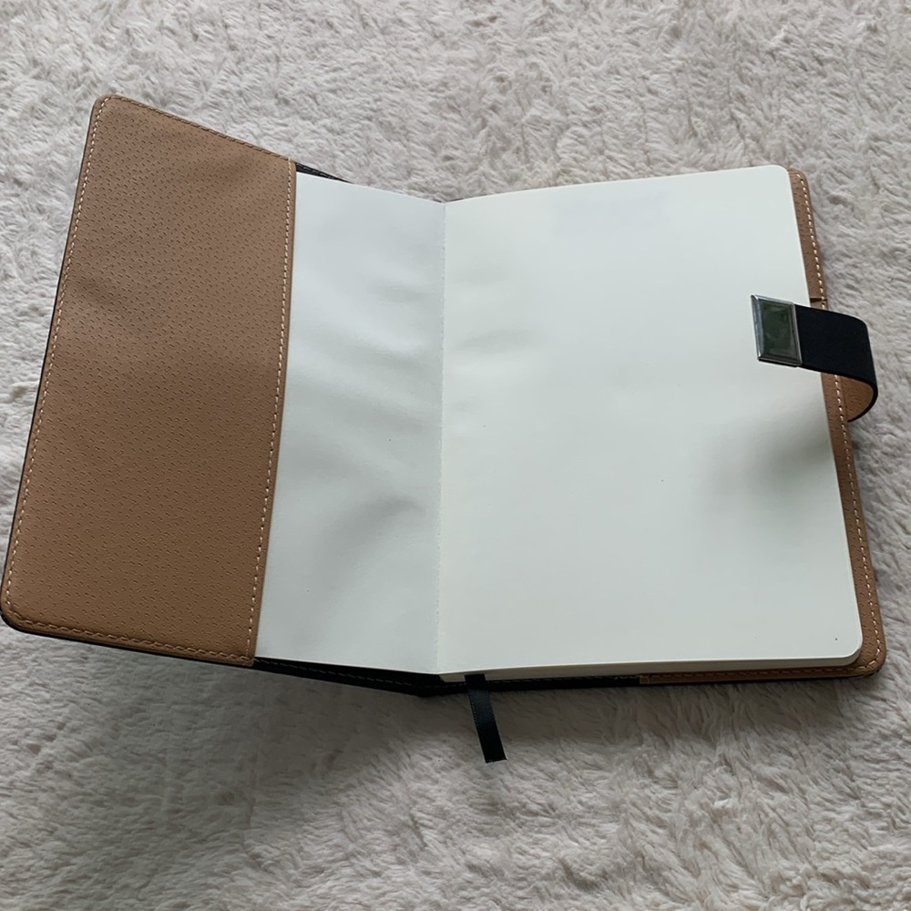 Owlcrate Locking Journal and Pen Dark Academia Box - Picture 4 of 10